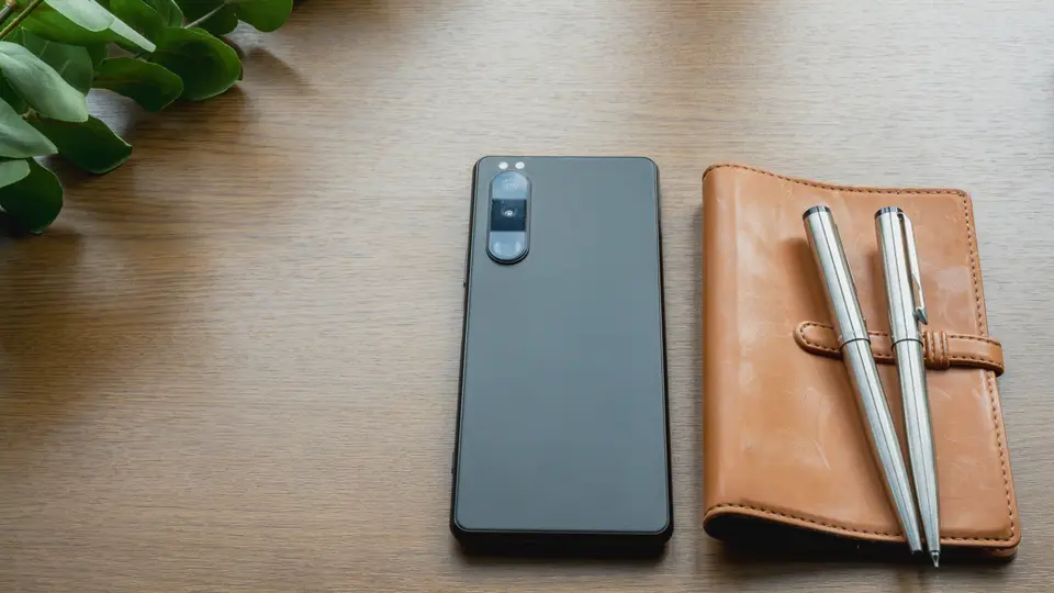 スマホと手帳とペン
