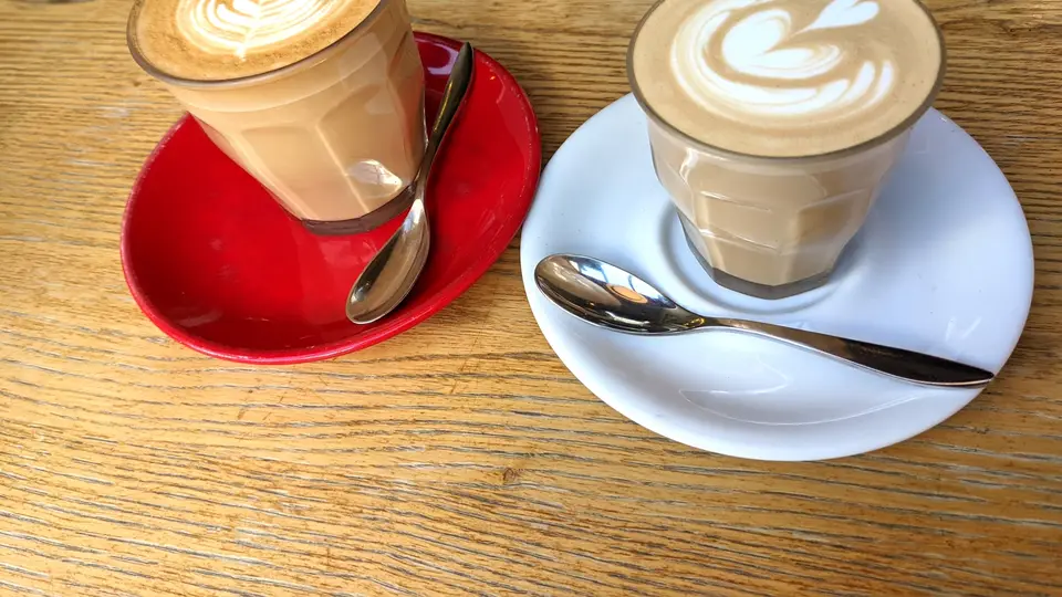 2つのカフェラテ